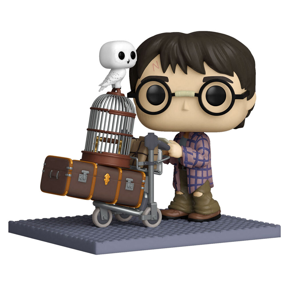 POP figure Harry Potter Anniversary Harry Pushing Trolley